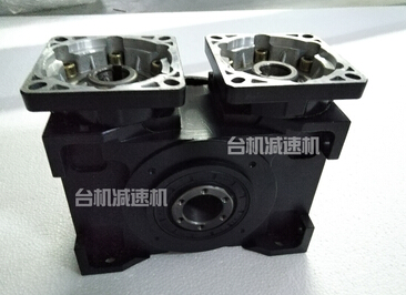 雙級蝸輪減速機(jī) 雙級蝸輪減速機(jī)